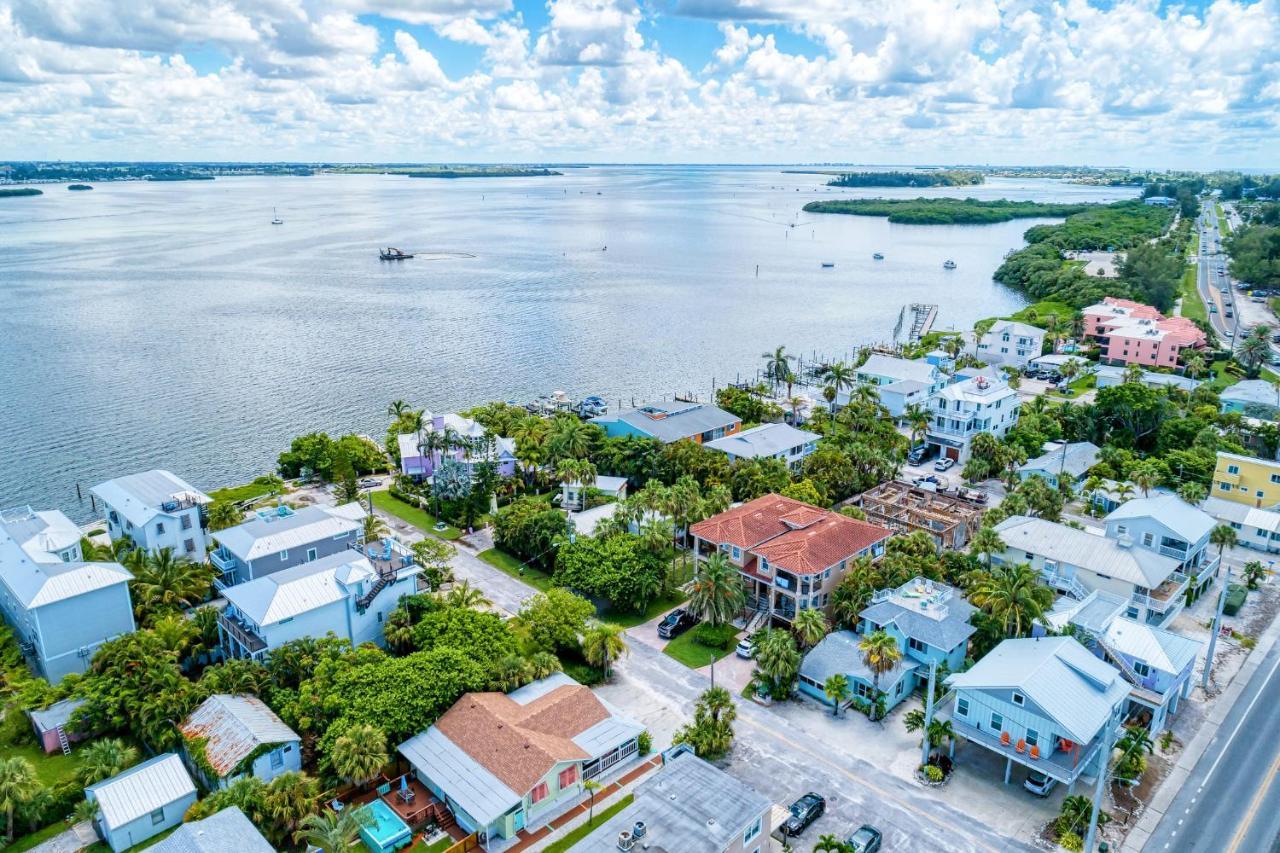 Ami Lighthouse Cottage-One Minute Walk To The Beach-Keyless Locks Bradenton Beach Exterior foto